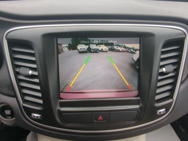 2016 Chrysler 200 Limited Platinum