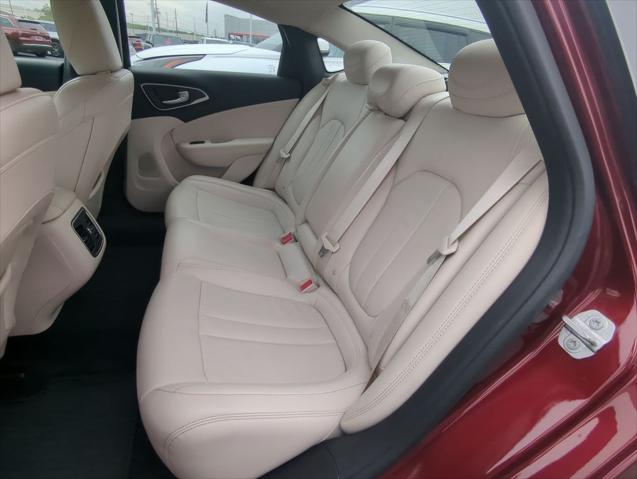 2016 Chrysler 200 Limited Platinum