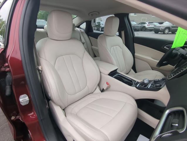 2016 Chrysler 200 Limited Platinum