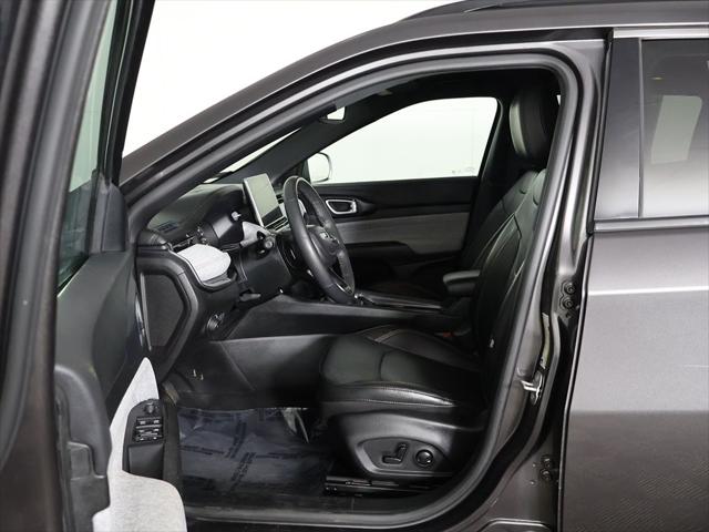2023 Jeep Compass Latitude Lux FWD
