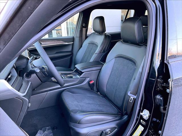 2026 Jeep Grand Cherokee L Altitude 4x4
