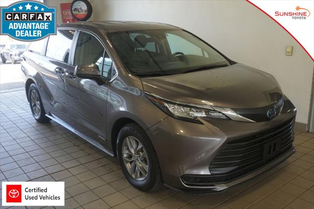 2021 Toyota Sienna LE for sale in Battle Creek, MI