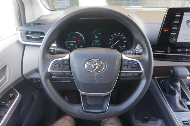 2021 Toyota Sienna LE
