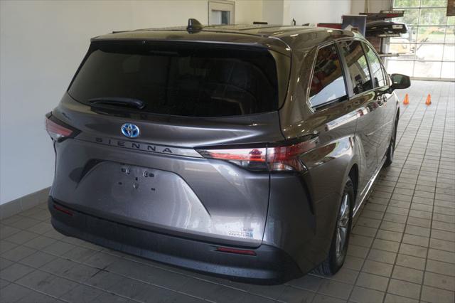 2021 Toyota Sienna LE