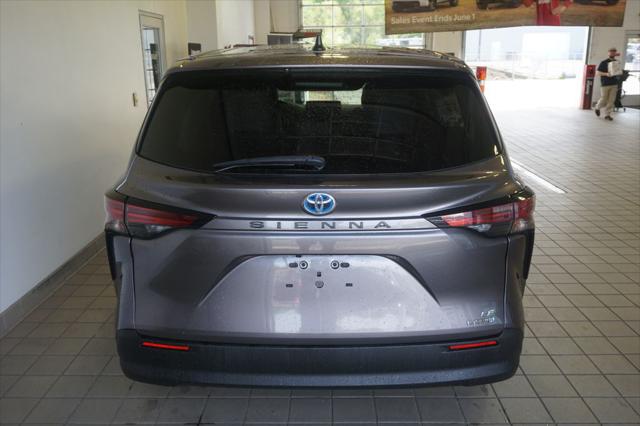 2021 Toyota Sienna LE