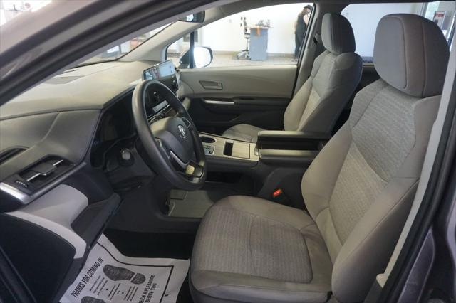 2021 Toyota Sienna LE