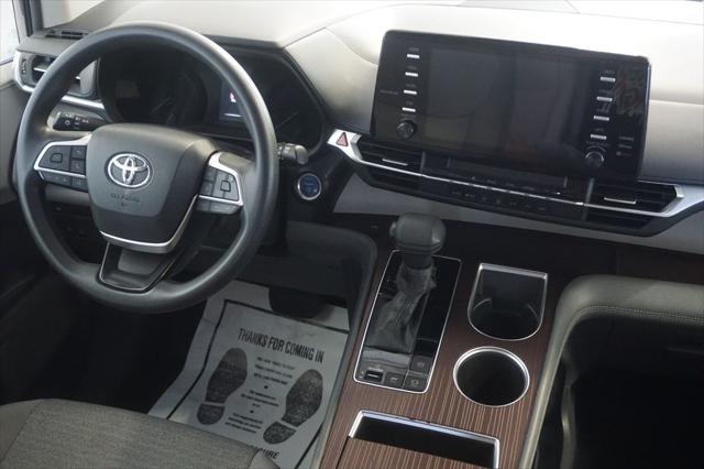 2021 Toyota Sienna LE