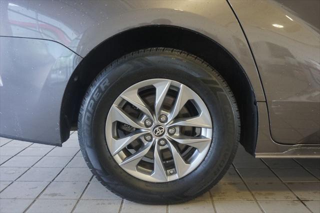 2021 Toyota Sienna LE