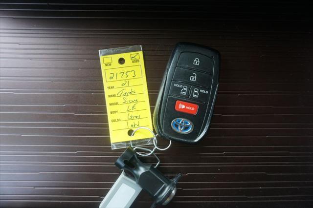 2021 Toyota Sienna LE