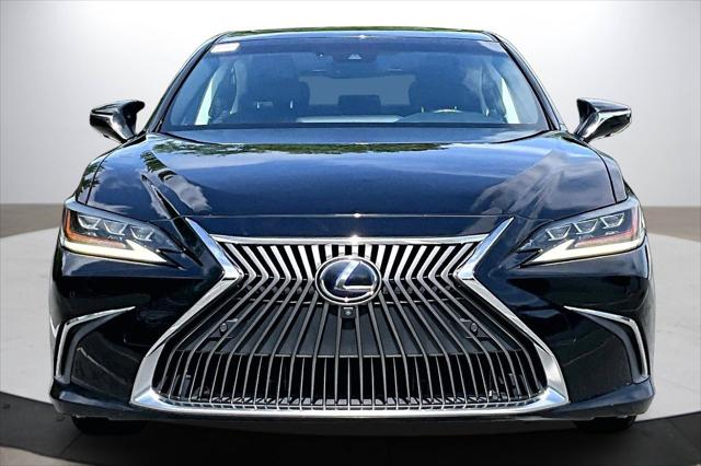2019 Lexus ES 300h Luxury