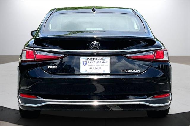 2019 Lexus ES 300h Luxury