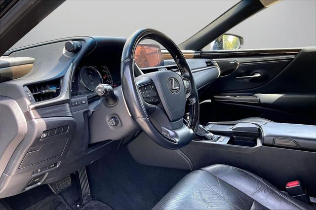 2019 Lexus ES 300h Luxury