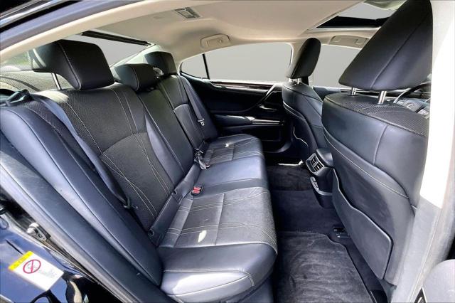 2019 Lexus ES 300h Luxury