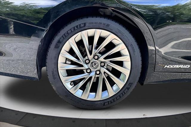 2019 Lexus ES 300h Luxury