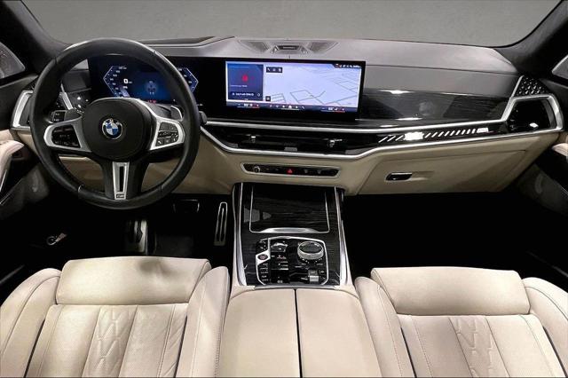 2025 BMW X7 M60i