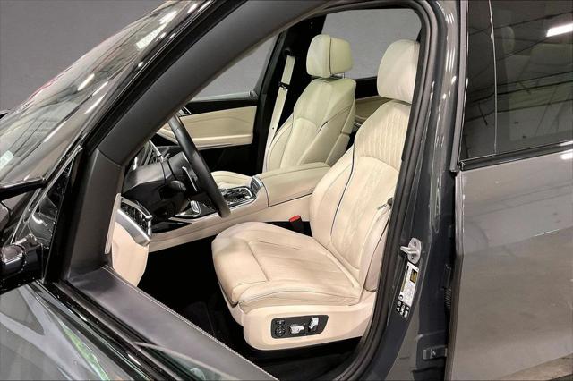 2025 BMW X7 M60i