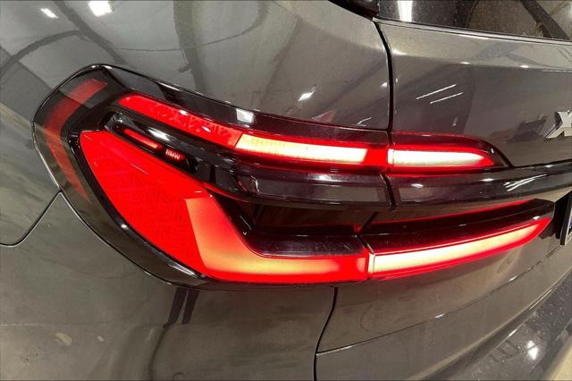 2025 BMW X7 M60i