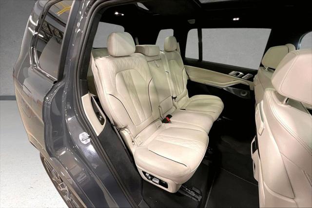 2025 BMW X7 M60i