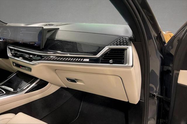 2025 BMW X7 M60i