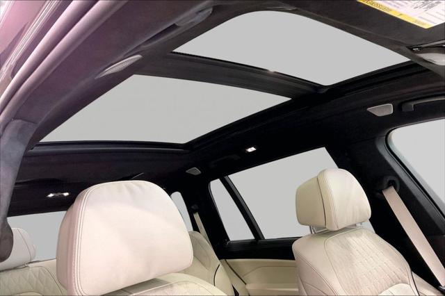 2025 BMW X7 M60i