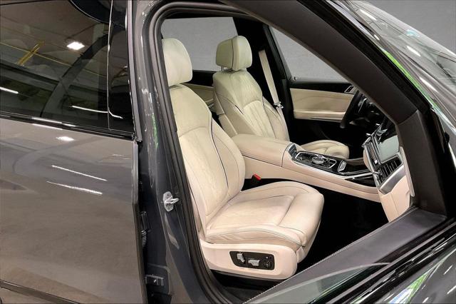 2025 BMW X7 M60i