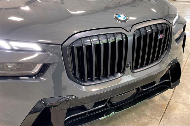2025 BMW X7 M60i