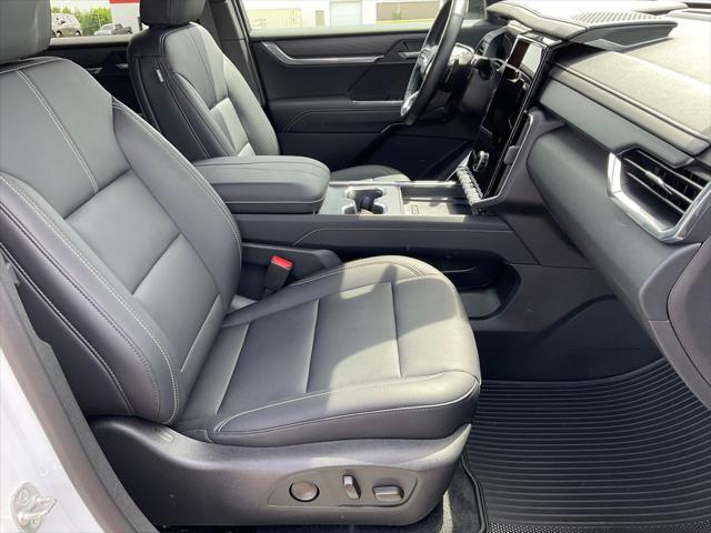 2025 GMC Acadia AWD Elevation