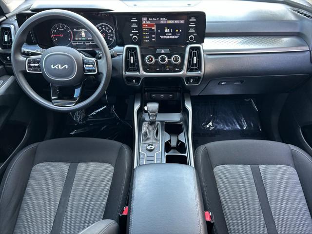 2022 Kia Sorento LX