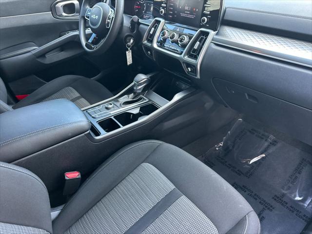 2022 Kia Sorento LX