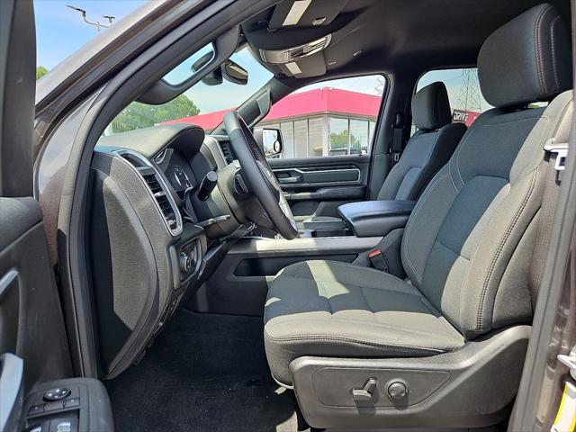 2022 Ram 1500 Big Horn Crew Cab 4x4 5'7" Box
