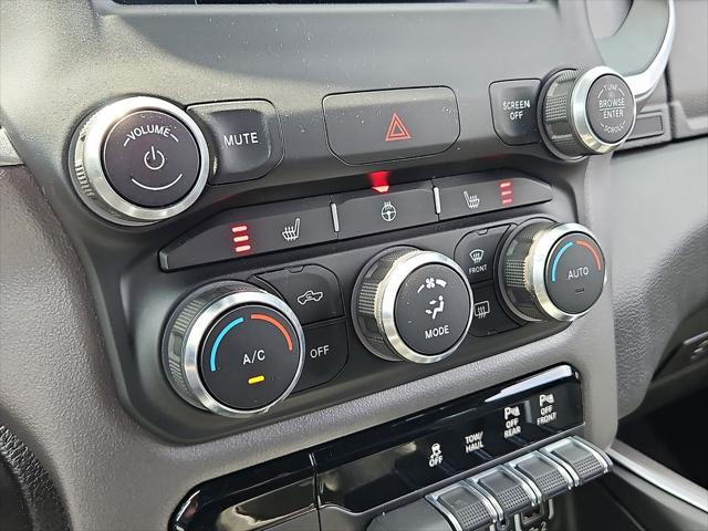 2022 Ram 1500 Big Horn Crew Cab 4x4 5'7" Box