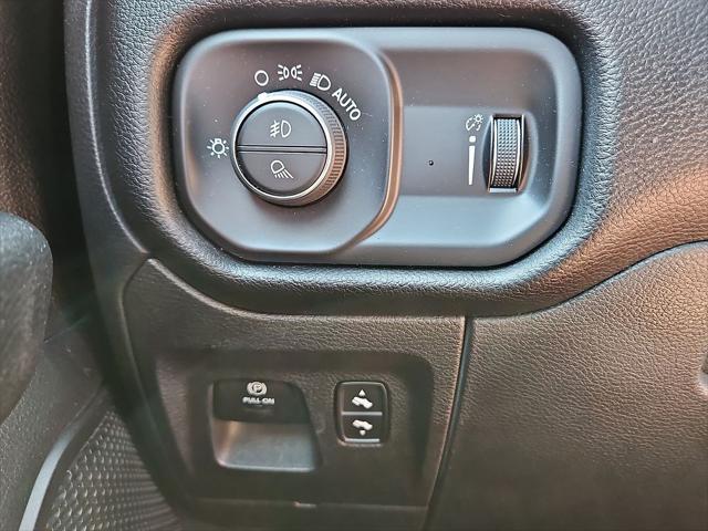 2022 Ram 1500 Big Horn Crew Cab 4x4 5'7" Box