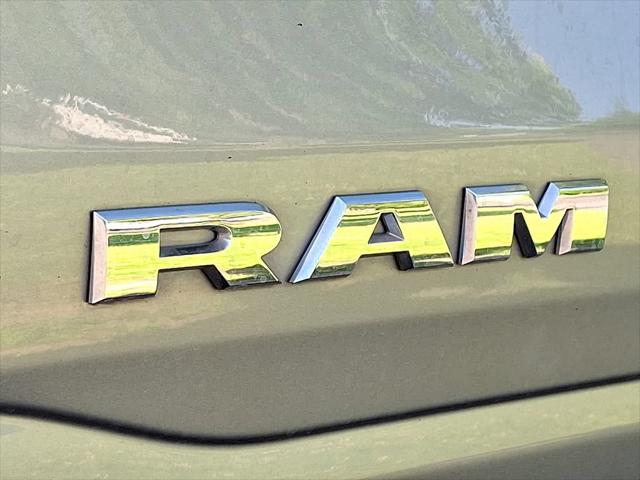 2023 Ram 1500 Big Horn Crew Cab 4x4 5'7" Box