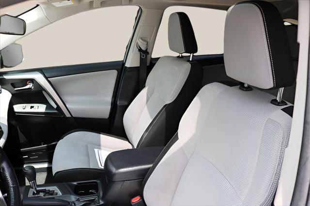 2017 Toyota RAV4 Hybrid XLE