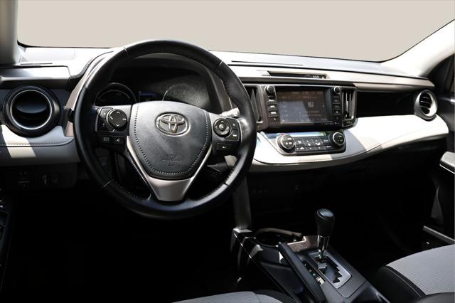 2017 Toyota RAV4 Hybrid XLE