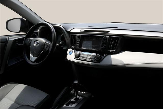 2017 Toyota RAV4 Hybrid XLE