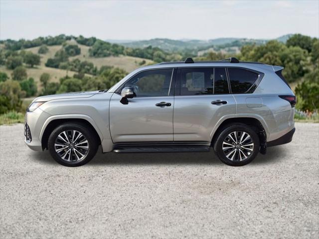 2022 Lexus LX Premium