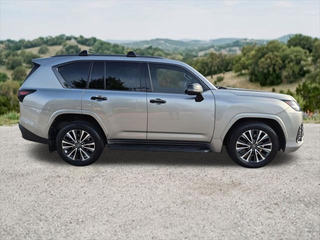 2022 Lexus LX Premium