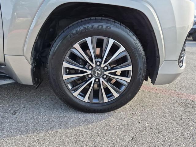 2022 Lexus LX Premium