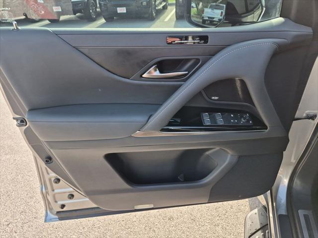 2022 Lexus LX Premium