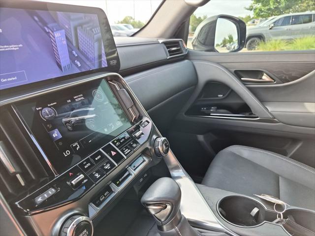 2022 Lexus LX Premium