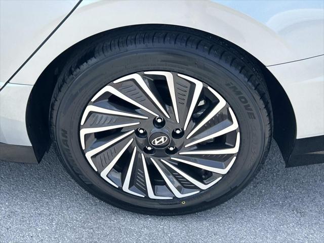 2025 Hyundai Sonata Hybrid Limited