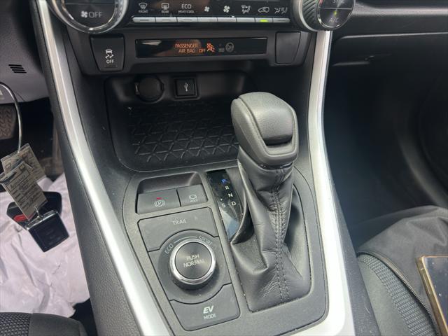 2022 Toyota RAV4 Hybrid LE