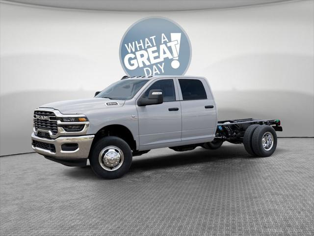 2026 RAM Ram 3500 Chassis Cab RAM 3500 TRADESMAN CREW CAB CHASSIS 4X4 60 CA