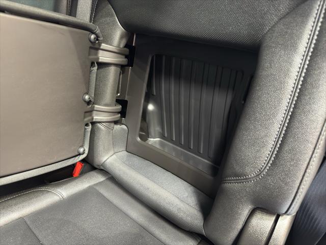 2025 GMC Sierra 1500 4WD Crew Cab Short Box SLT