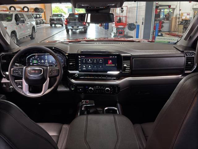 2025 GMC Sierra 1500 4WD Crew Cab Short Box SLT