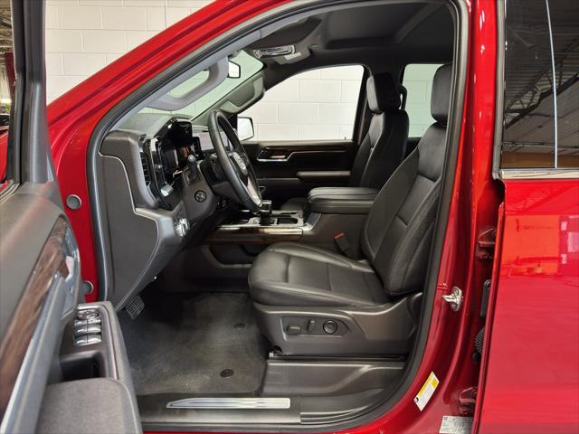 2025 GMC Sierra 1500 4WD Crew Cab Short Box SLT