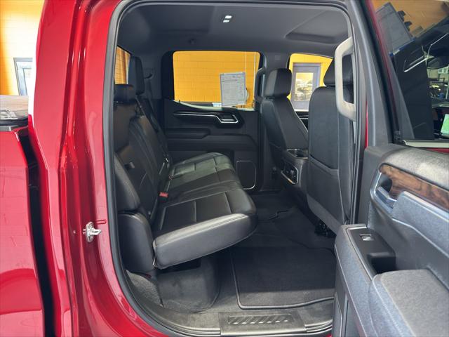 2025 GMC Sierra 1500 4WD Crew Cab Short Box SLT