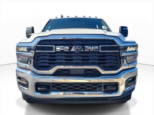 2026 RAM Ram 3500 RAM 3500 TRADESMAN CREW CAB 4X4 8 BOX