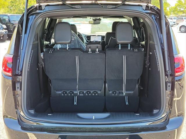 2026 Chrysler Pacifica Limited AWD